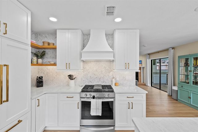 3811 W GRANADA STREET, Tampa, FL 33629