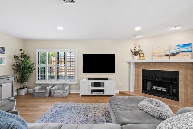 3811 W GRANADA STREET, Tampa, FL 33629