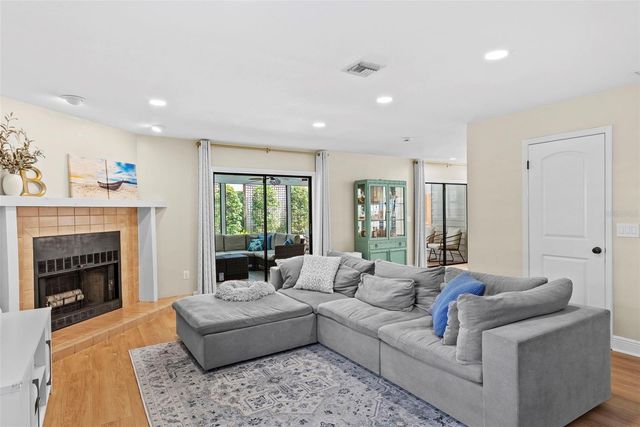 3811 W GRANADA STREET, Tampa, FL 33629