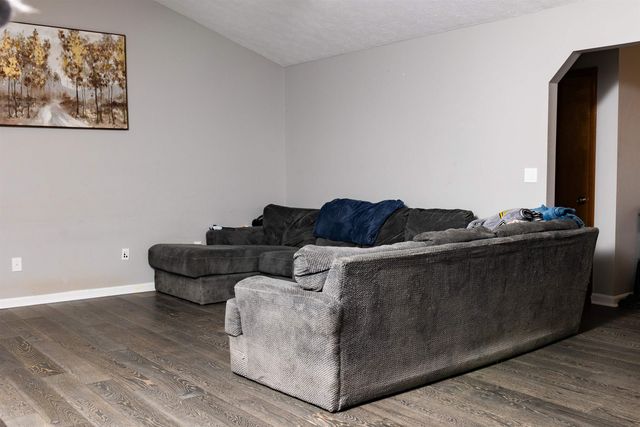 104 Mulberry Drive, Hurricane, WV 25526