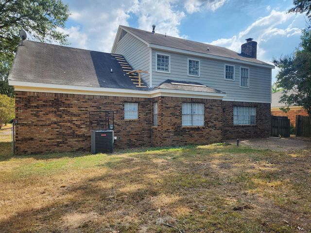 6010 FOX RIDGE DR, Memphis, TN 38115