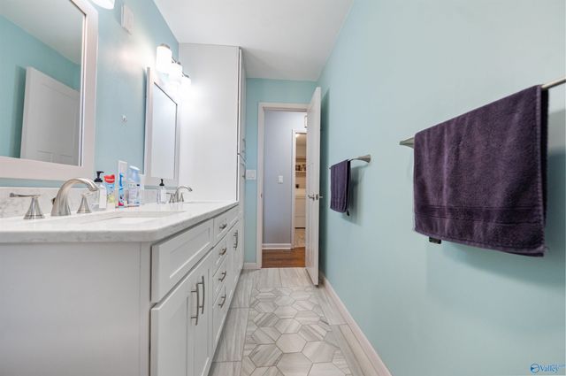 17947 Brownsferry Road, Athens, AL 35611