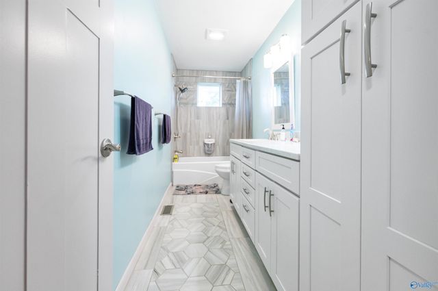 17947 Brownsferry Road, Athens, AL 35611