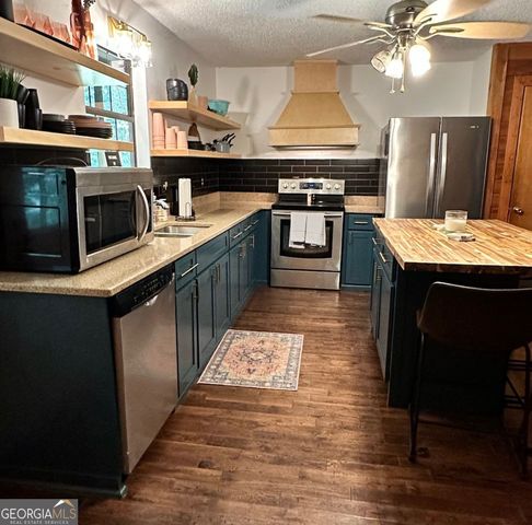 1704 Newport Drive, Ellijay, GA 30540