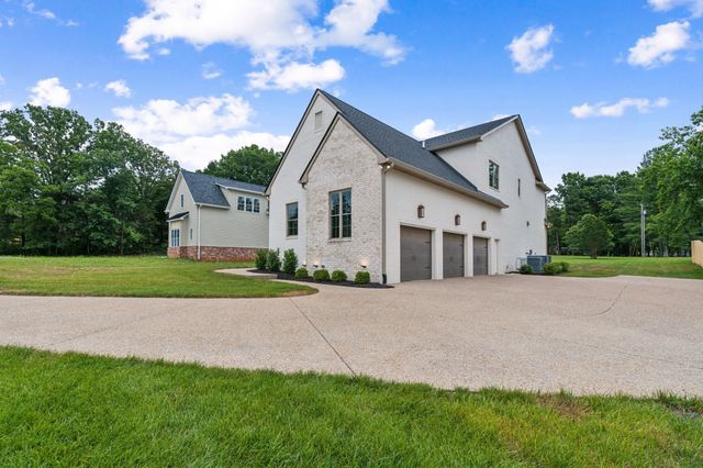 2400 Horn Springs, Lebanon, TN 37087