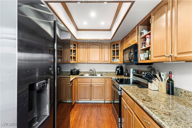 735 Apple Tree Court, Henderson, NV 89014