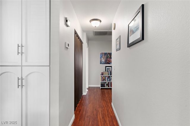 735 Apple Tree Court, Henderson, NV 89014