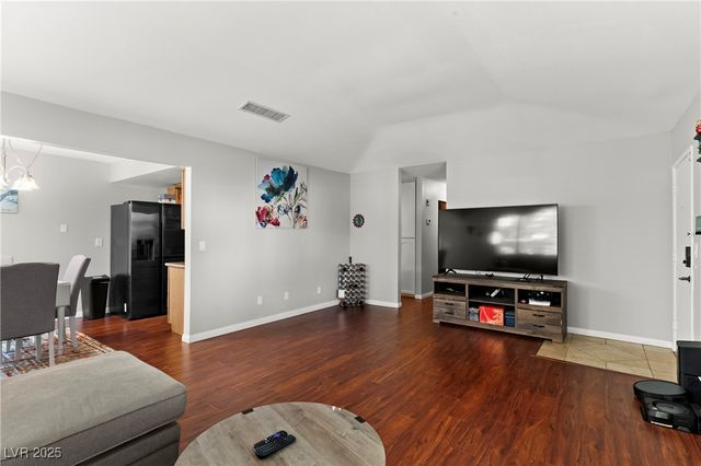 735 Apple Tree Court, Henderson, NV 89014