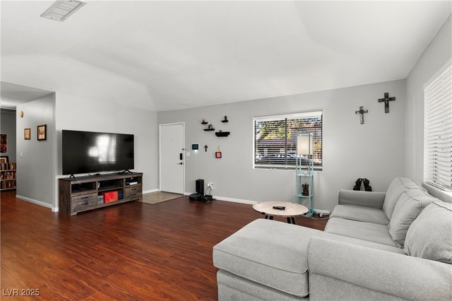 735 Apple Tree Court, Henderson, NV 89014