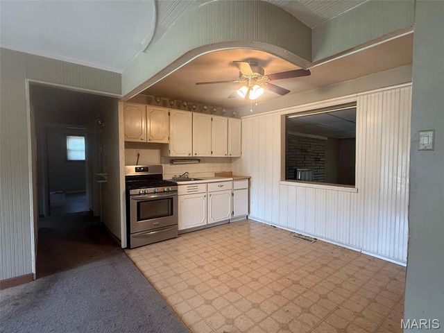 937 Lebon Drive, St Louis, MO 63137