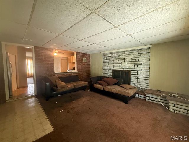 937 Lebon Drive, St Louis, MO 63137