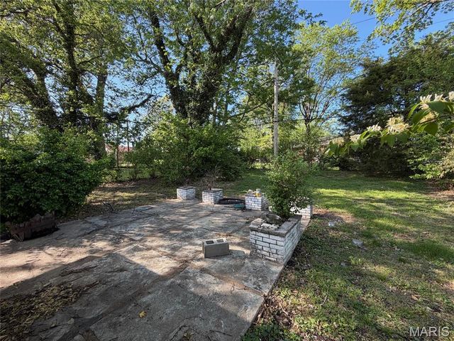 937 Lebon Drive, St Louis, MO 63137