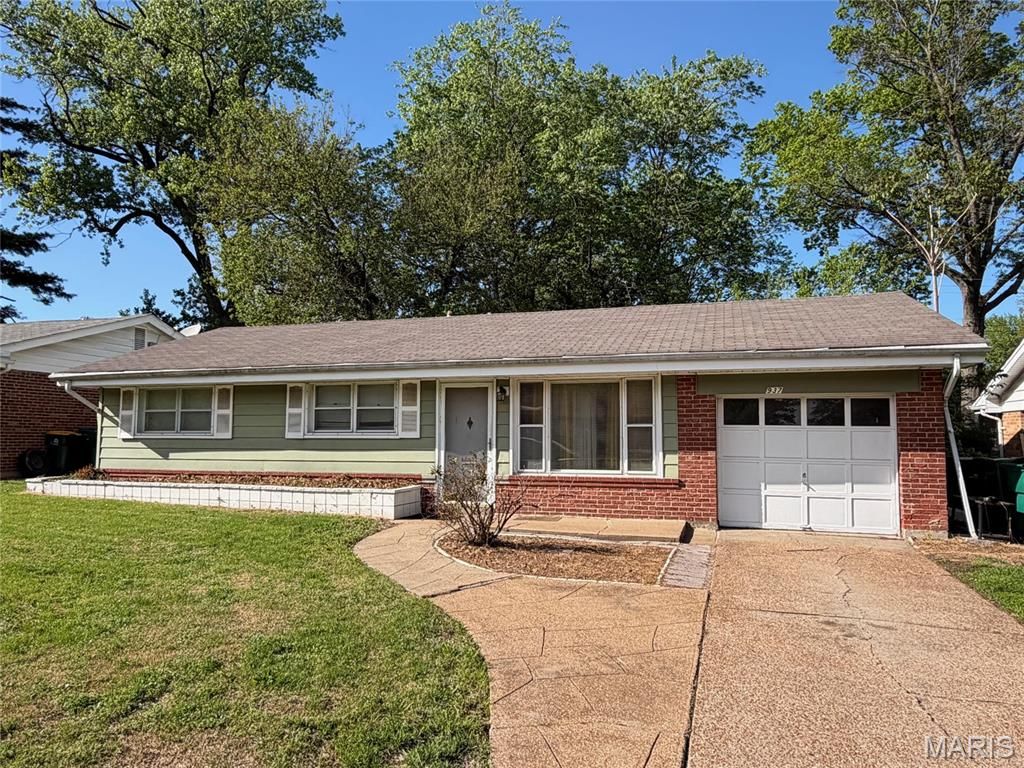 937 Lebon Drive, St Louis, MO 63137