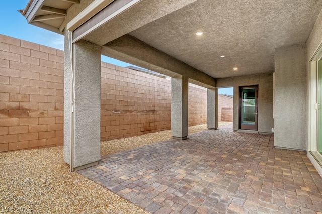 677 Gibbons Grove Street, Henderson, NV 89011