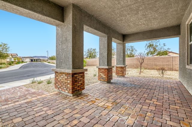 677 Gibbons Grove Street, Henderson, NV 89011