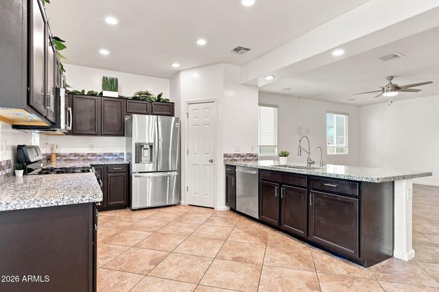 6825 N 130TH Drive, Glendale, AZ 85307