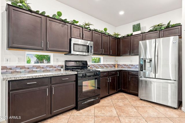 6825 N 130TH Drive, Glendale, AZ 85307