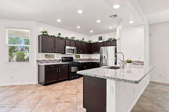 6825 N 130TH Drive, Glendale, AZ 85307
