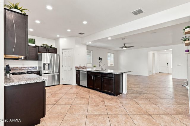 6825 N 130TH Drive, Glendale, AZ 85307