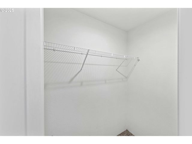 2142 EVERETT Ave, North Bend, OR 97459