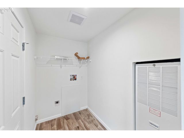 2142 EVERETT Ave, North Bend, OR 97459