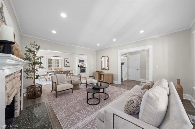 2512 Kingston Road, Cleveland Heights, OH 44118