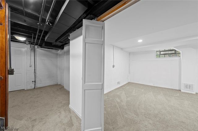 2512 Kingston Road, Cleveland Heights, OH 44118