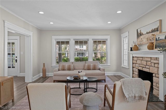 2512 Kingston Road, Cleveland Heights, OH 44118