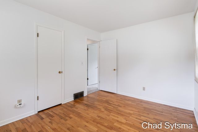 1643 Stonewood Drive SE, Lowell, MI 49331