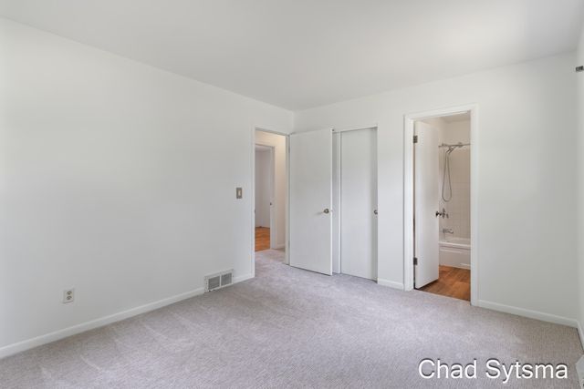 1643 Stonewood Drive SE, Lowell, MI 49331