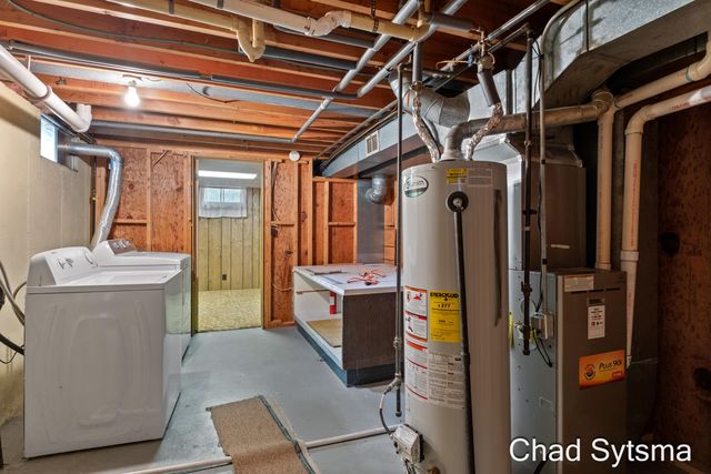 1643 Stonewood Drive SE, Lowell, MI 49331