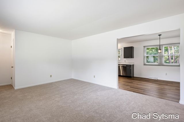 1643 Stonewood Drive SE, Lowell, MI 49331