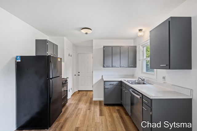 1643 Stonewood Drive SE, Lowell, MI 49331
