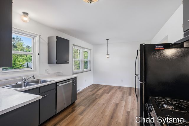 1643 Stonewood Drive SE, Lowell, MI 49331