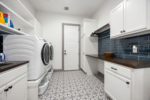 86 Dawns Edge Drive, Conroe, TX 77356