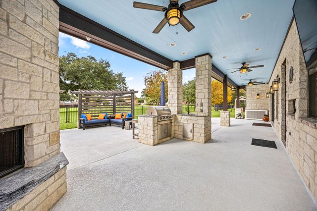 86 Dawns Edge Drive, Conroe, TX 77356