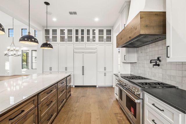 240 La Serena LOOP, Horseshoe Bay, TX 78657