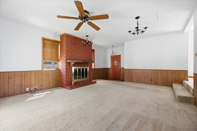 319 E ORCHARD Avenue, Council Bluffs, IA 51503