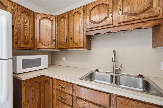 319 E ORCHARD Avenue, Council Bluffs, IA 51503