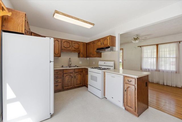 319 E ORCHARD Avenue, Council Bluffs, IA 51503
