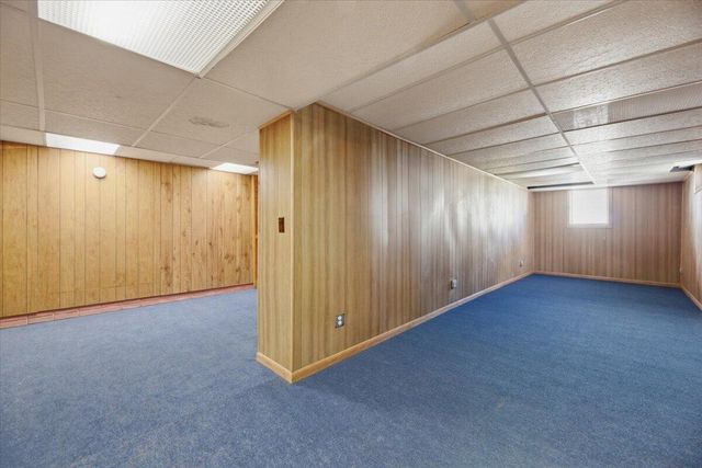 319 E ORCHARD Avenue, Council Bluffs, IA 51503