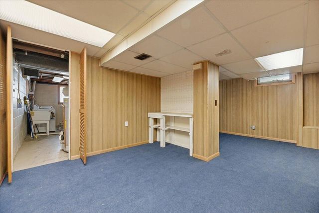 319 E ORCHARD Avenue, Council Bluffs, IA 51503