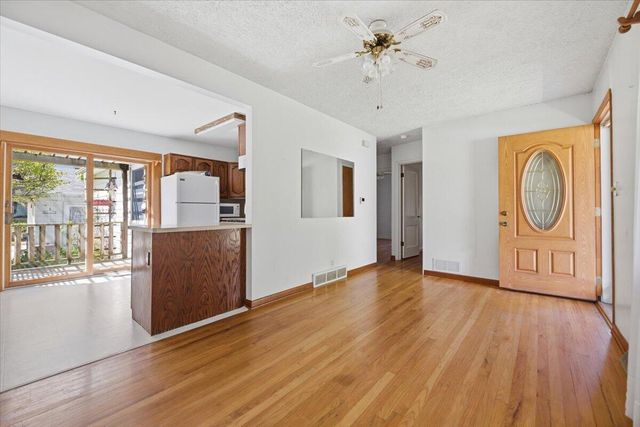 319 E ORCHARD Avenue, Council Bluffs, IA 51503