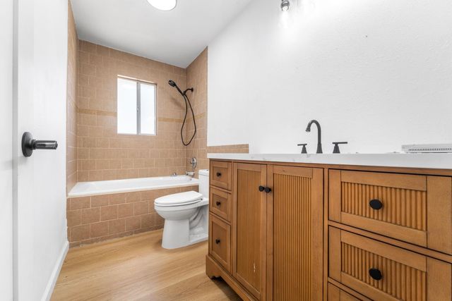 6073 W Clinton Avenue, Fresno, CA 93722