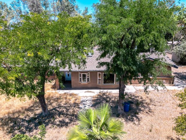 6073 W Clinton Avenue, Fresno, CA 93722