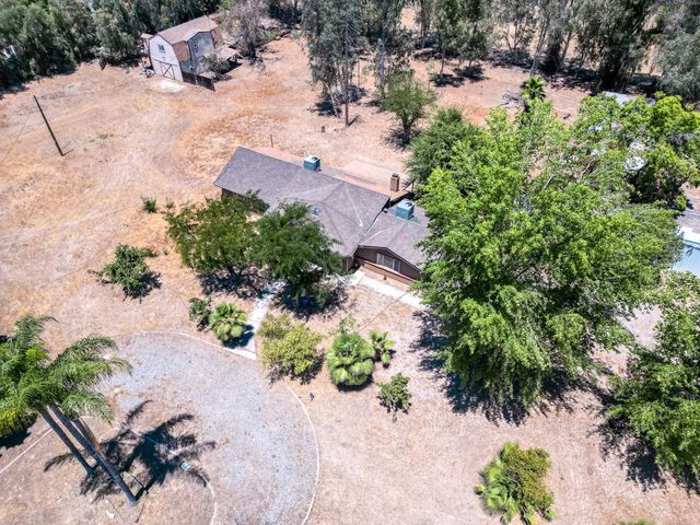 6073 W Clinton Avenue, Fresno, CA 93722