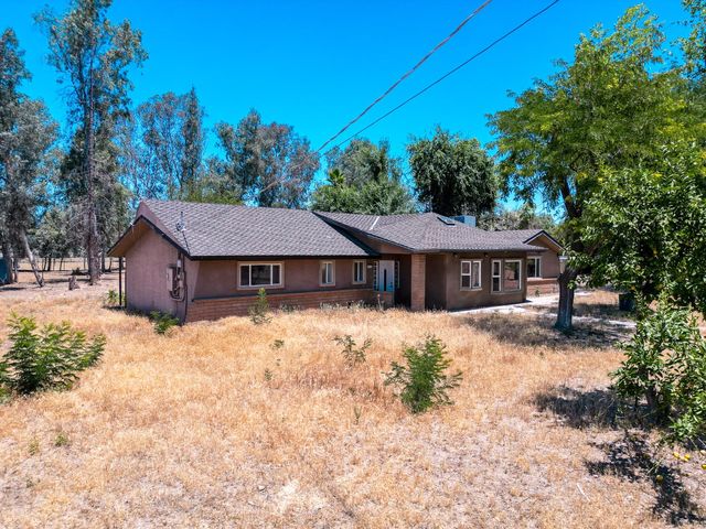 6073 W Clinton Avenue, Fresno, CA 93722