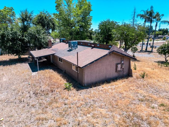 6073 W Clinton Avenue, Fresno, CA 93722