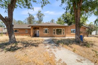 6073 W Clinton Avenue, Fresno, CA 93722