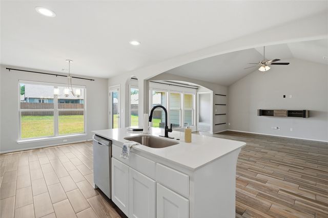 6700 S 20th Place, Broken Arrow, OK 74011